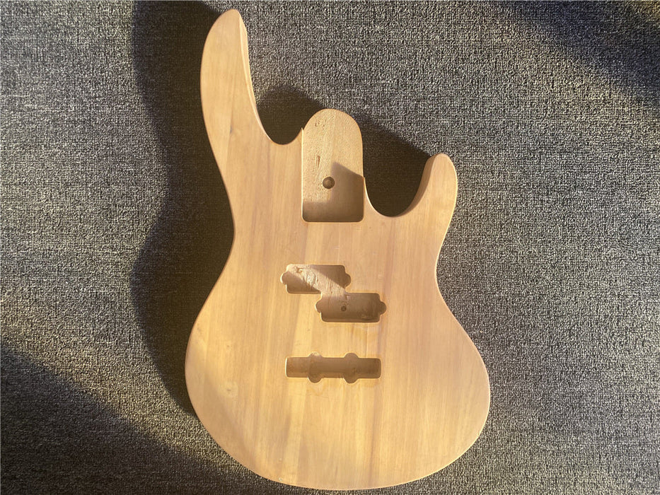 Free Electric Guitar / Bass Guitar Body (B Level, 0411)