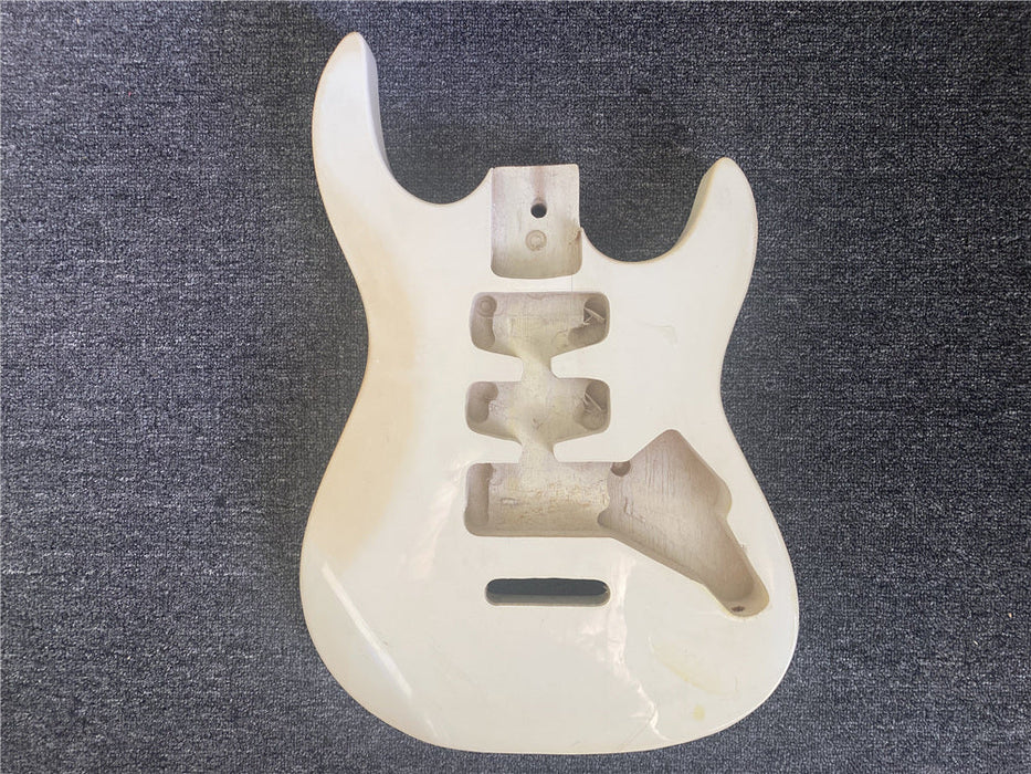 Free Electric Guitar / Bass Guitar Body (B Level, 0428)