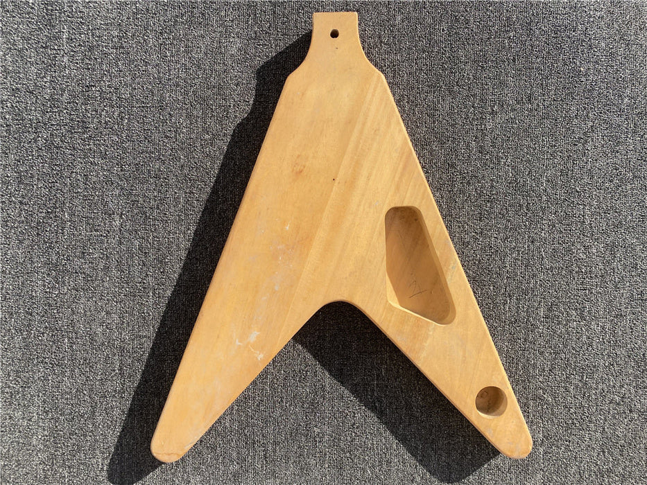 Free Electric Guitar / Bass Guitar Body (B Level, 0458)