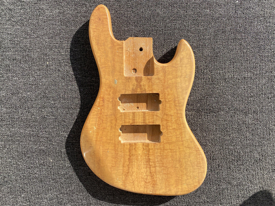 Free Electric Guitar Body / Bass Guitar Body (B Level, 0560)