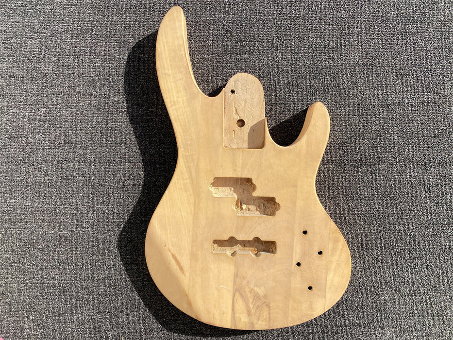 Free Electric Guitar Body / Bass Guitar Body (B Level, 0584)