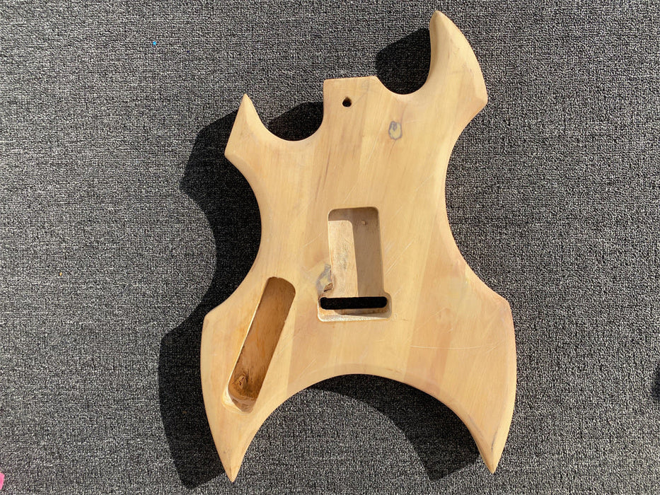 Free Electric Guitar Body / Bass Guitar Body (B Level, 0590)
