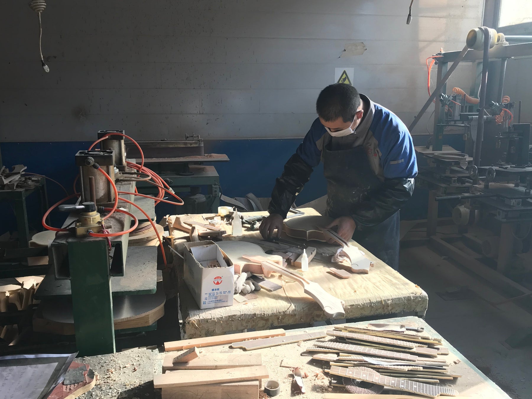 Mandolin Craftsmanship: A Factory Tour at XYD Music | PPEQ