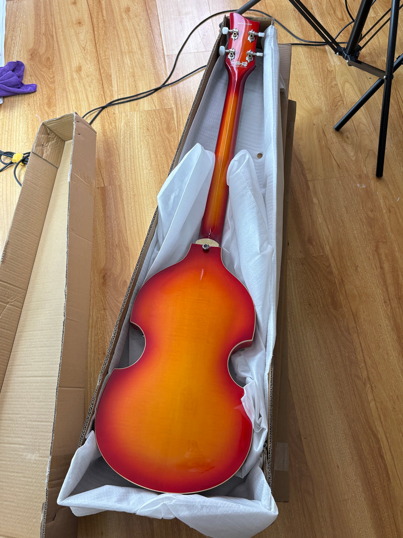 4-String Violin-Shaped Electric Bass Guitar with Gloss Sunburst Finish (HY-2514)