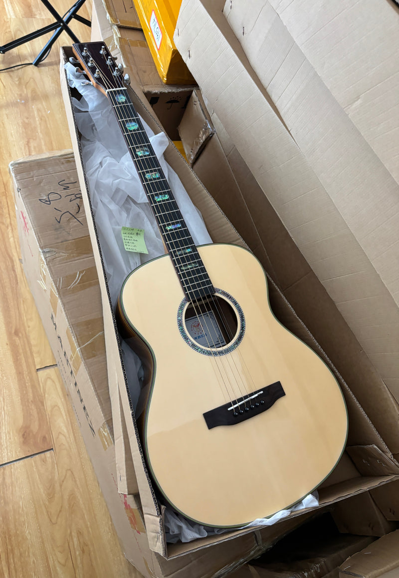 40 Inch Walnut Back & Sides Non-Cutaway Acoustic Guitar with Gloss Finish (TY-018)