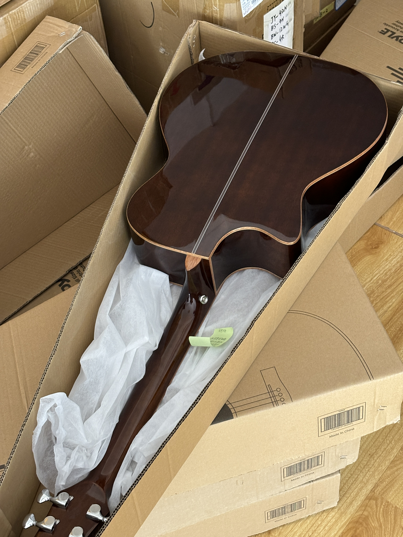 41-inch Spruce Top Gloss Finish Acoustic Guitar (TY-005)