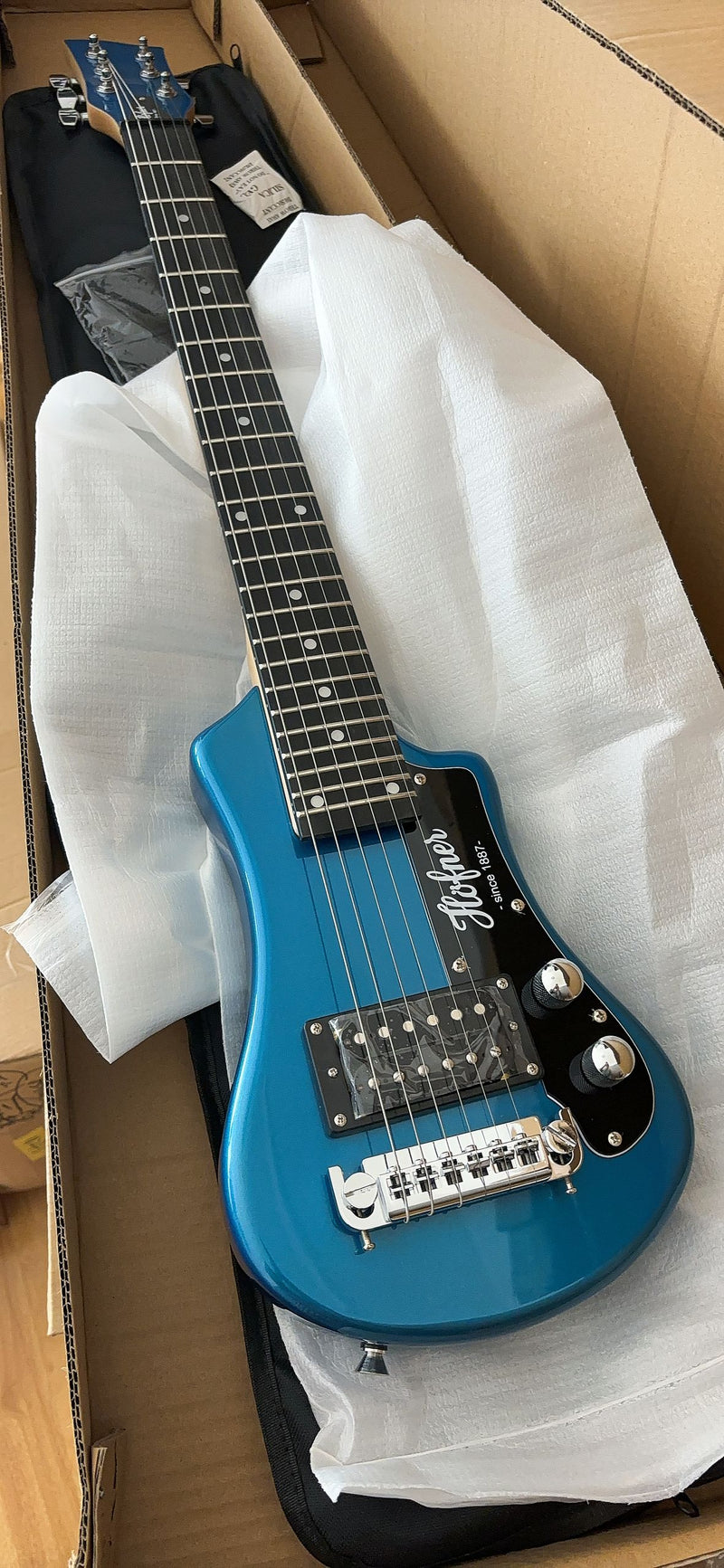 6-String Portable Short-Scale Electric Guitar with Metallic Finish (YMZ-263)