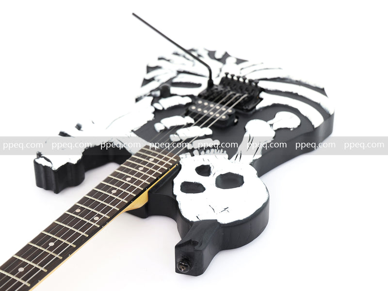 Custom 3D Carved Skull & Bones Electric Guitar (C1610)