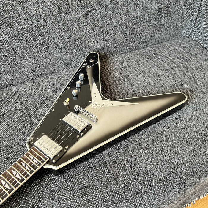 Flying V Style Electric Guitar with Metallic Silver Finish (GKS-010)