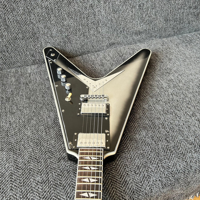 Flying V Style Electric Guitar with Metallic Silver Finish (GKS-010)