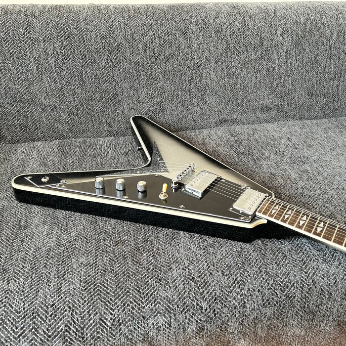 Flying V Style Electric Guitar with Metallic Silver Finish (GKS-010)