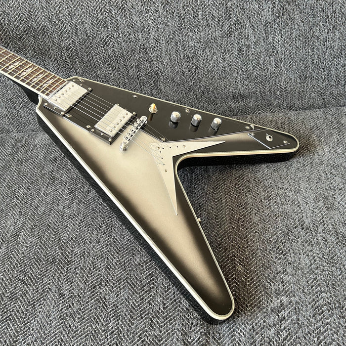 Flying V Style Electric Guitar with Metallic Silver Finish (GKS-010)