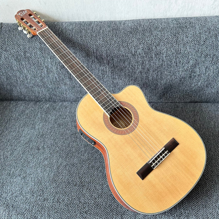 39 Inch Solid Spruce Top Classical Guitar with LED EQ (QCG46SCE-NT)