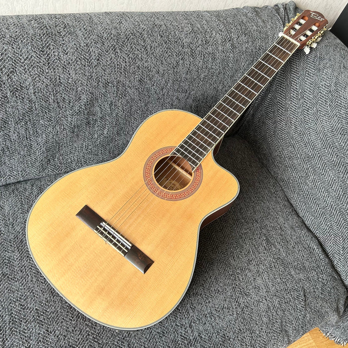 39 Inch Solid Spruce Top Classical Guitar with LED EQ (QCG46SCE-NT)