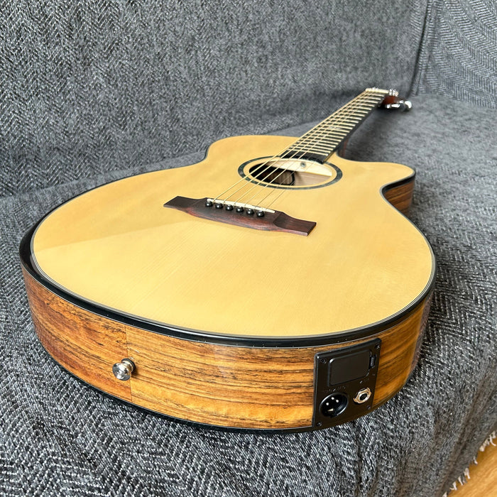 40 Inch Solid Spruce Top / Walnut Back & Sides Acoustic Guitar (CD801)