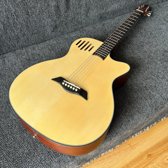 40 Inch Acoustic Guitar with Raindrop Sound Hole (Shanghai Music Show Sample LG-05)