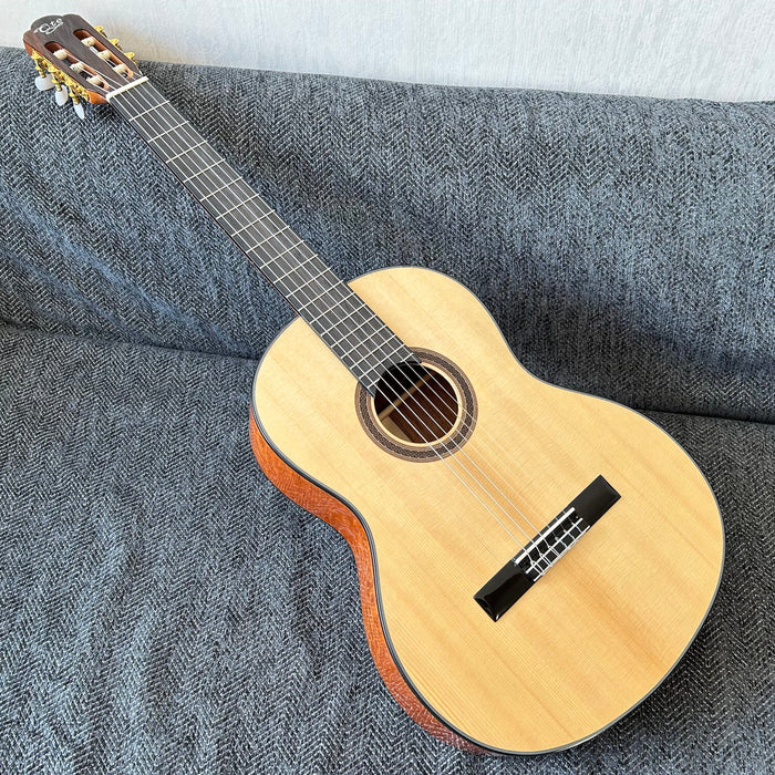 Shanghai Music Show Sample 39 Inch Solid Spruce Top Classical Guitar (C71)