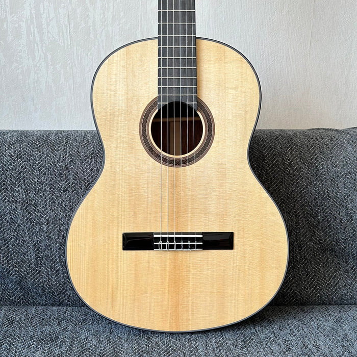 Shanghai Music Show Sample 39 Inch Solid Spruce Top Classical Guitar (C71)