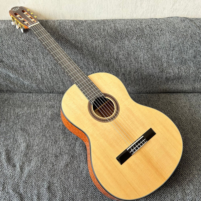 Shanghai Music Show Sample 39 Inch Solid Spruce Top Classical Guitar (C71)