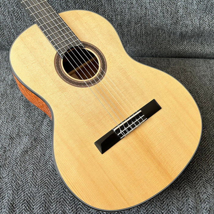 Shanghai Music Show Sample 39 Inch Solid Spruce Top Classical Guitar (C71)