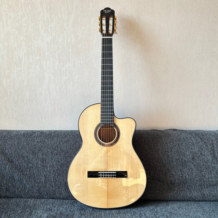 Shanghai Music Show Sample 39 Inch Solid Spruce Top Classical Guitar (C81)