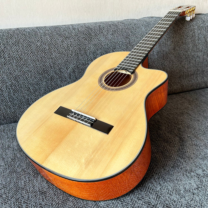 Shanghai Music Show Sample 39 Inch Solid Spruce Top Classical Guitar (C81)