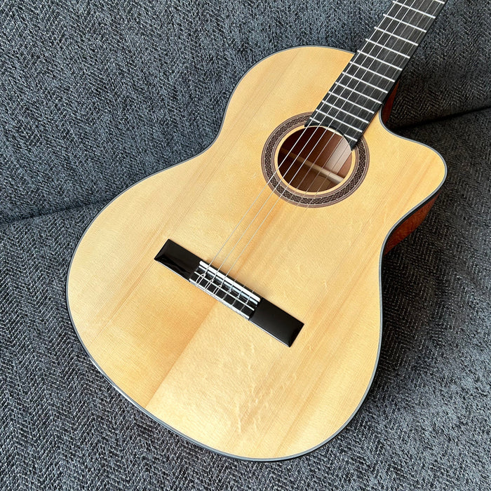 Shanghai Music Show Sample 39 Inch Solid Spruce Top Classical Guitar (C81)