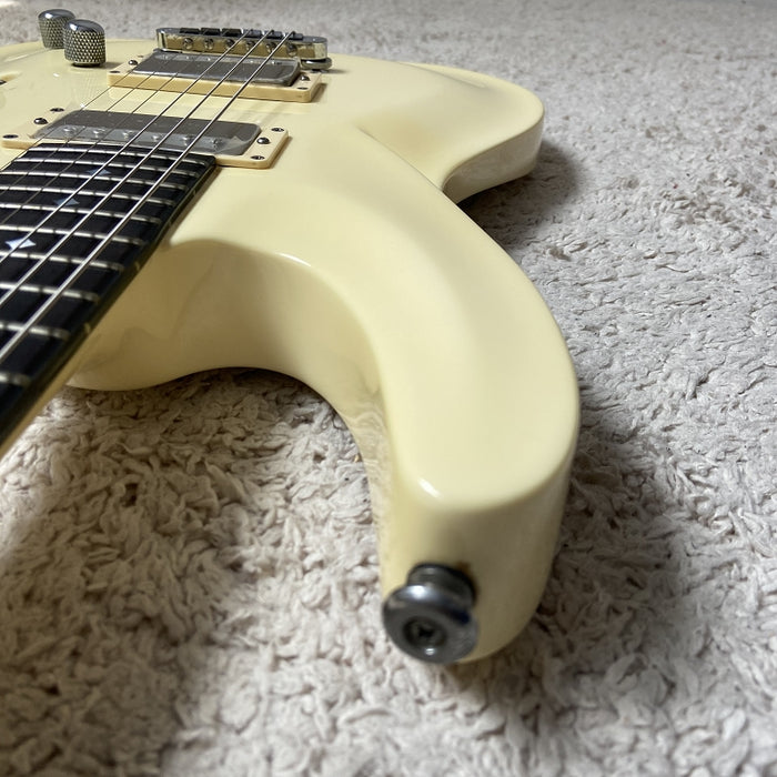 Electric Guitar on Sale (077)